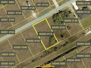 220 Patio Cir., Lehigh Acres, FL 33974