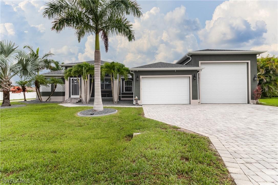 3221 SE 1st Pl., Cape Coral, FL 33904