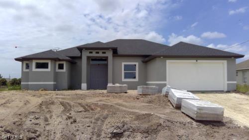 1105 Cedartree Ave., Lehigh Acres, FL 33971