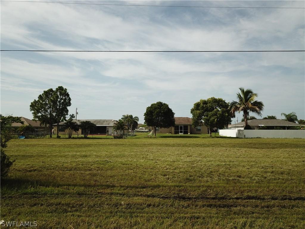 210 NW 14th Ter., Cape Coral, FL 33993