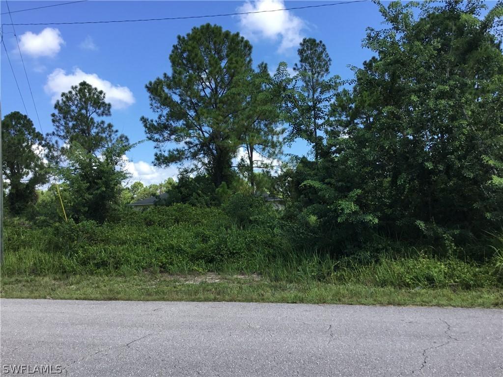 5028 Jones Dr., Lehigh Acres, FL 33973