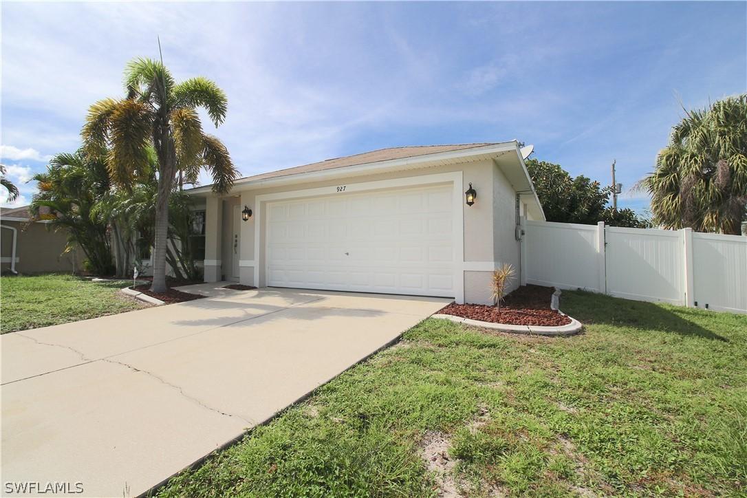 927 SW 35th Ter., Cape Coral, FL 33914