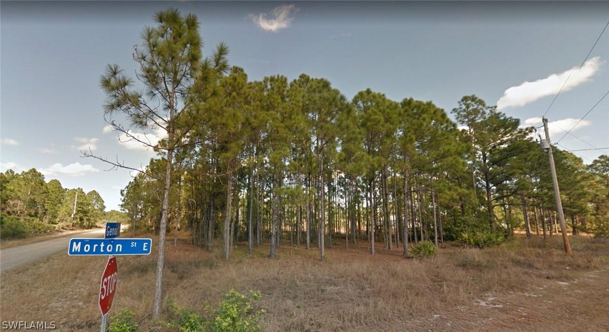 1105 Morton St., Lehigh Acres, FL 33974