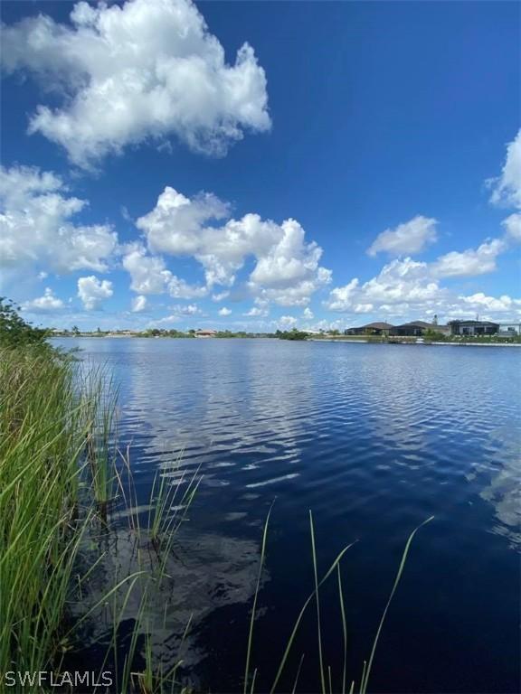 335 NW 24th Ter., Cape Coral, FL 33993