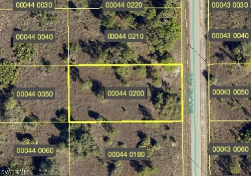 1915 Moore Ave., Lehigh Acres, FL 33972