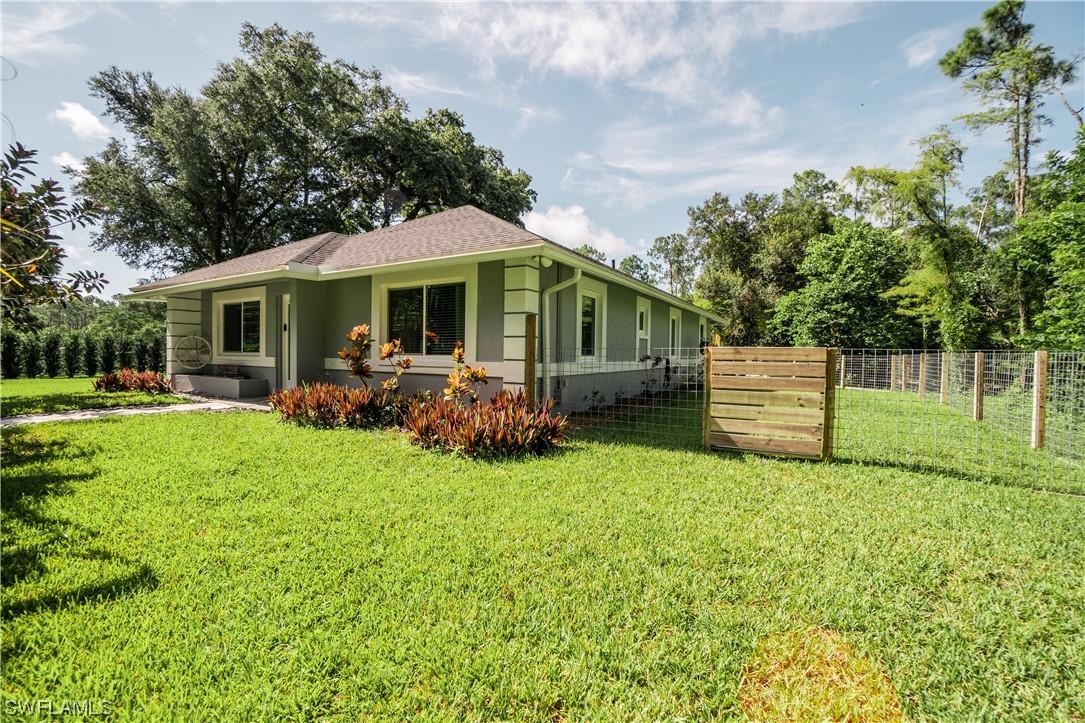 4410 Pine Ridge Rd., Naples, FL 34119