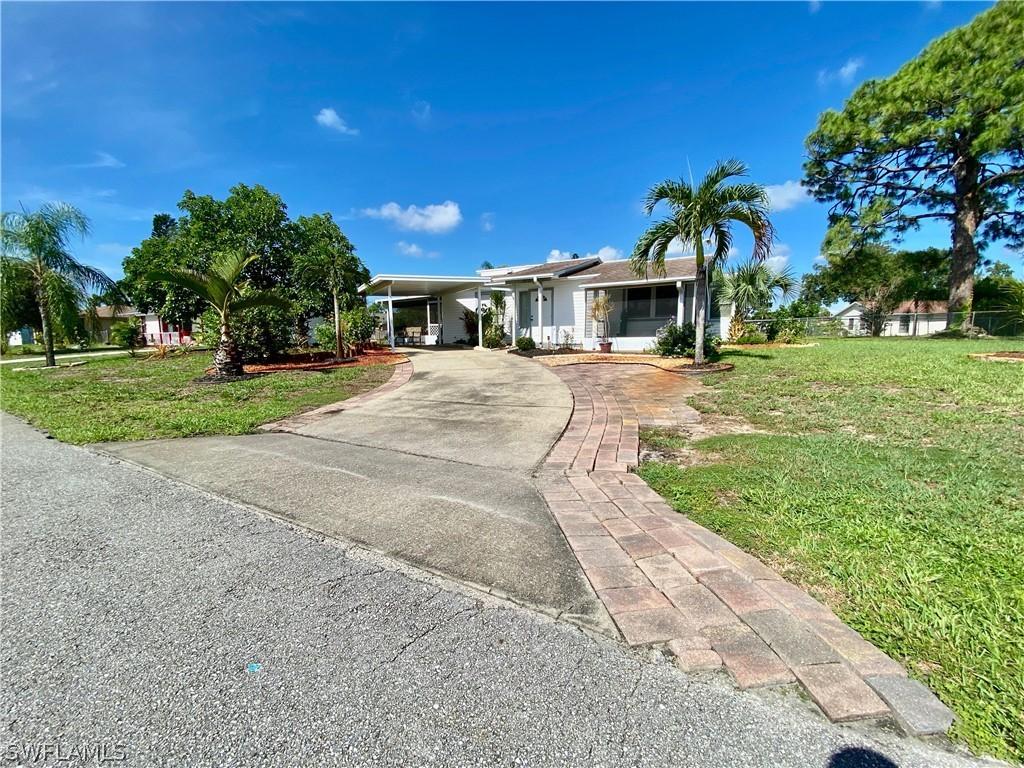 10712 Guavatree Ct., Lehigh Acres, FL 33936