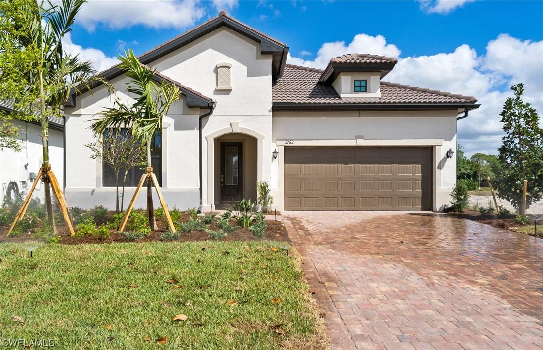 2762 Aviamar Cir., Naples, FL 34114