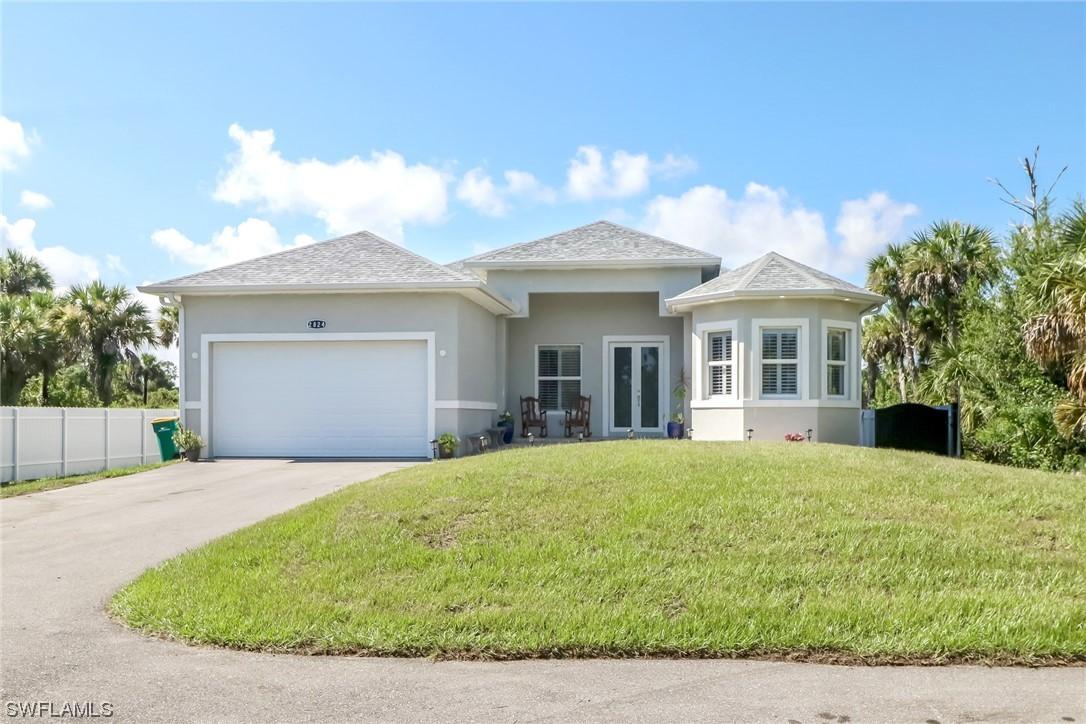 2824 6th Ave., Naples, FL 34120