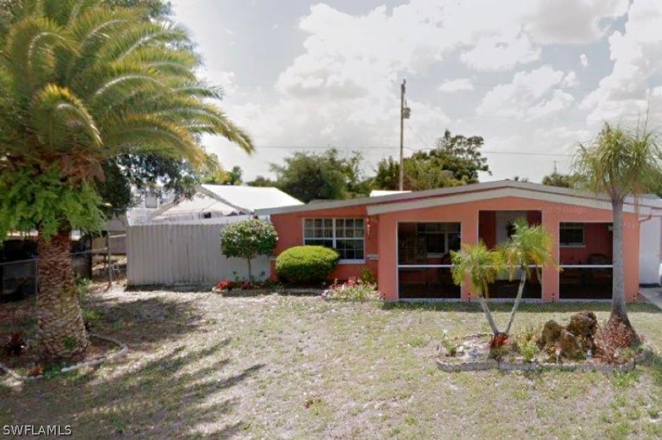 125 Apache St., Lehigh Acres, FL 33936