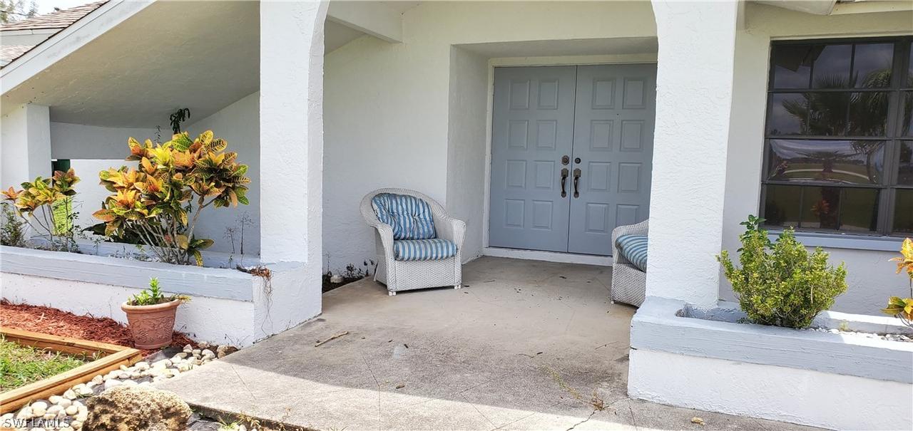 704 SW 20th Ter., Cape Coral, FL 33991