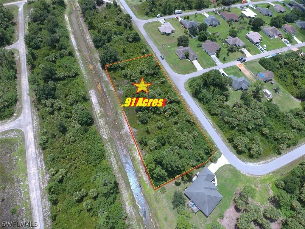 533 Gumwood Ave., Lehigh Acres, FL 33974
