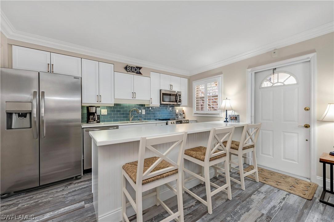 980 7th Ave. #104, Naples, FL 34102