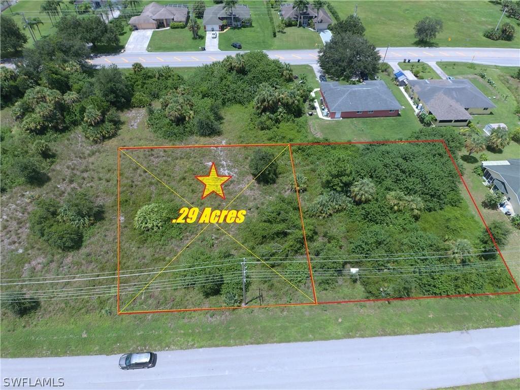 712 Thomas Sherwin Ave., Lehigh Acres, FL 33974