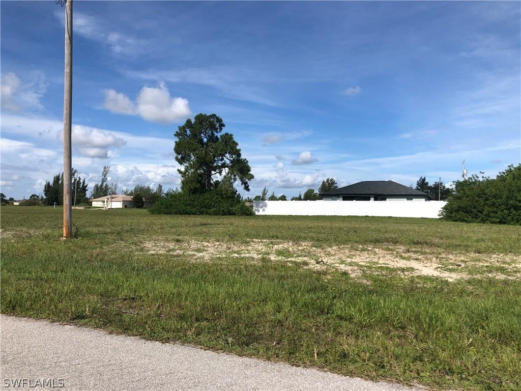 2124 NW 16th Pl., Cape Coral, FL 33993
