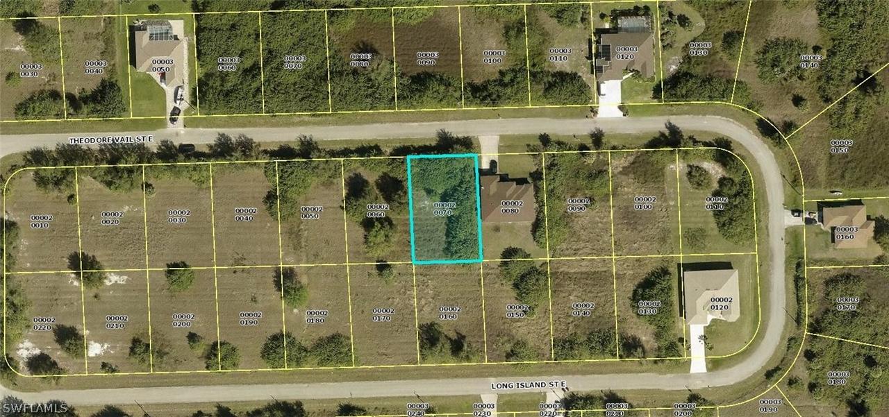 544 Theodore Vail St., Lehigh Acres, FL 33974