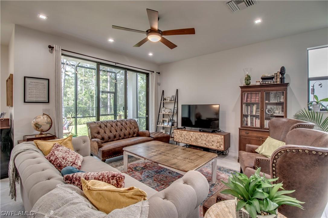 7372 Rockefeller Dr., Naples, FL 34119