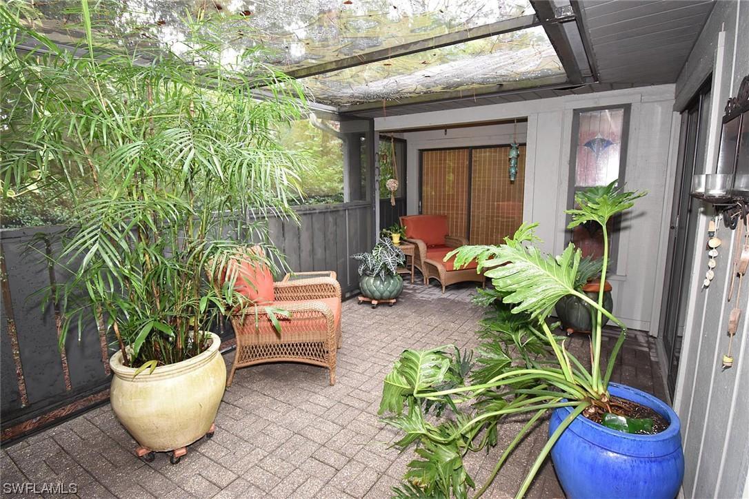 1042 Oak Forest Dr. #6, Naples, FL 34104