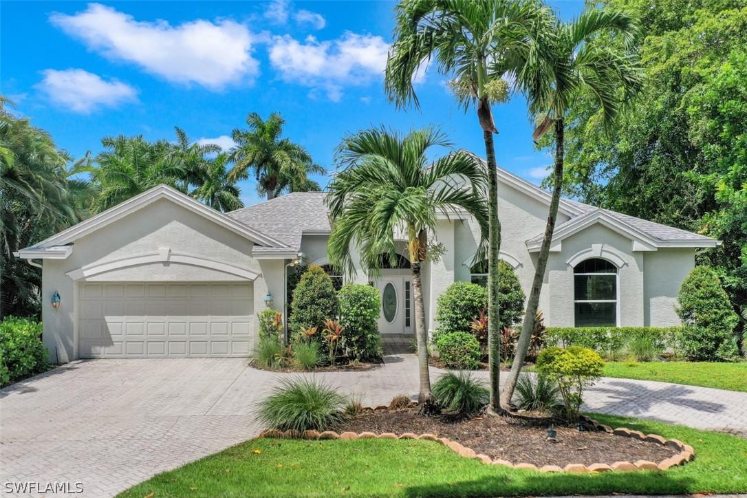997 Aqua Ln., Fort Myers, FL 33919