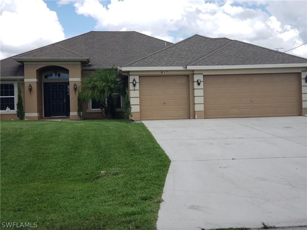 817 NE 44th Ln., Cape Coral, FL 33909