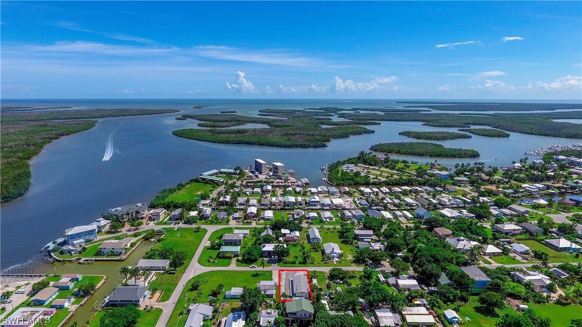 407 Mango Ave., Naples, FL 34140