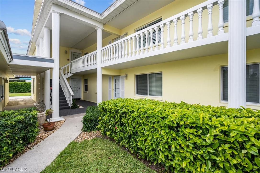 4155 Crayton Rd. #201, Naples, FL 34103