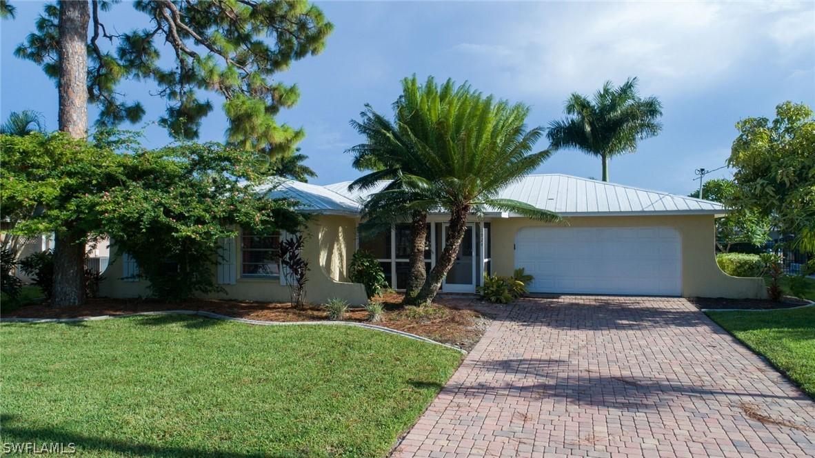 1924 SE 9th Ter., Cape Coral, FL 33990