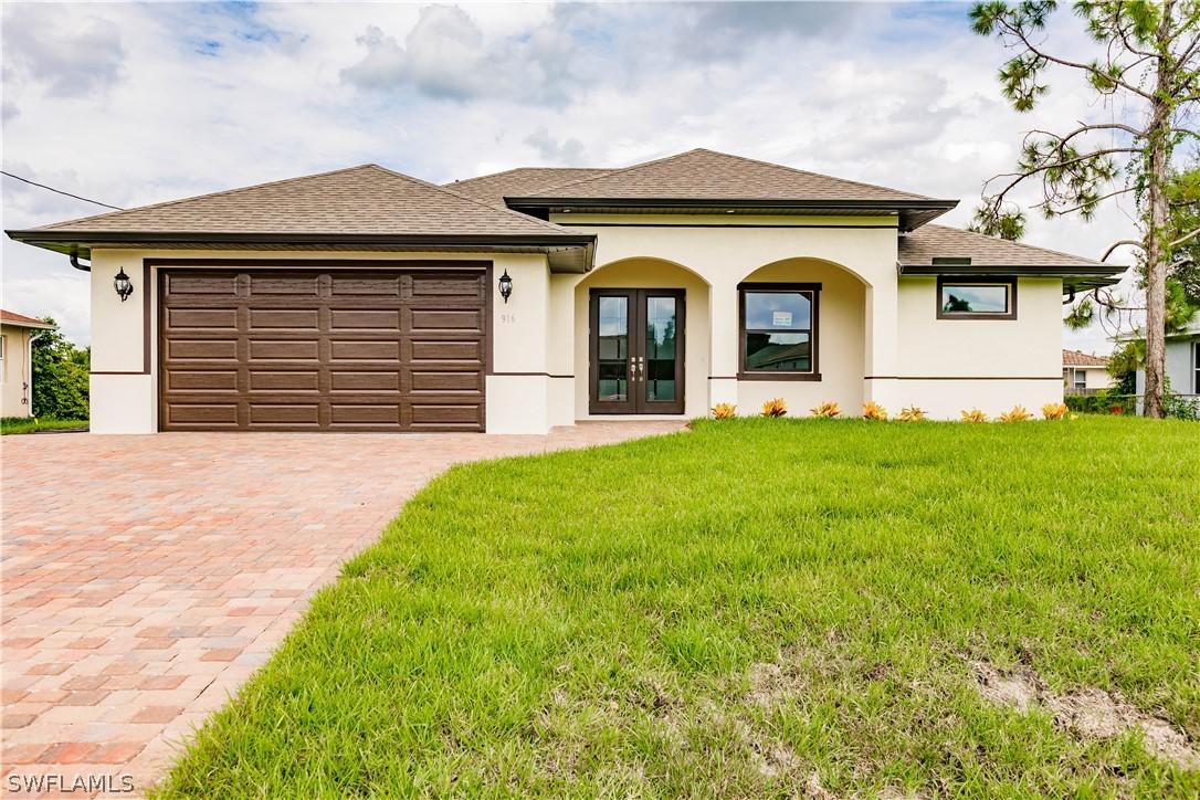 916 Acroft Ave., Lehigh Acres, FL 33971