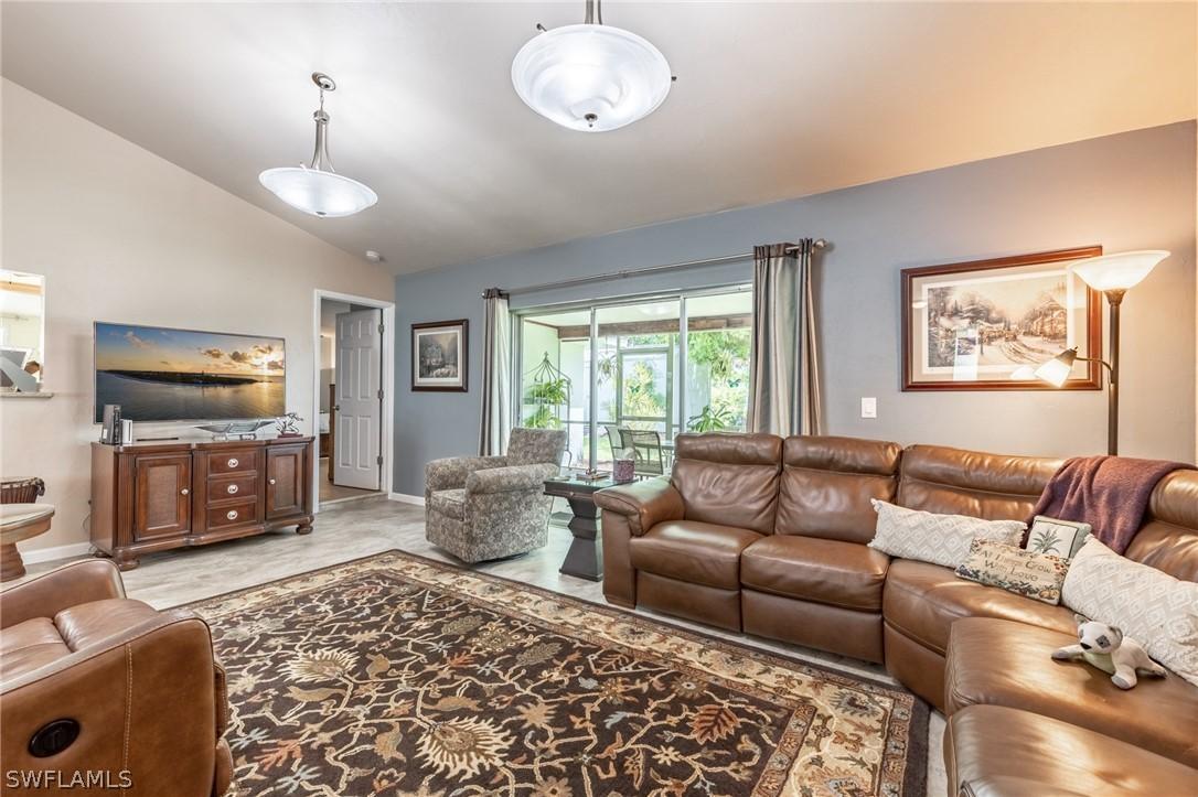 924 SE 29th Ter., Cape Coral, FL 33904