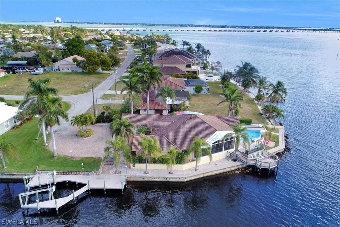 2402 SE 28th St., Cape Coral, FL 33904