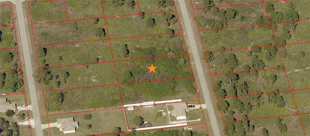 1017 Dixie Ave., Lehigh Acres, FL 33972