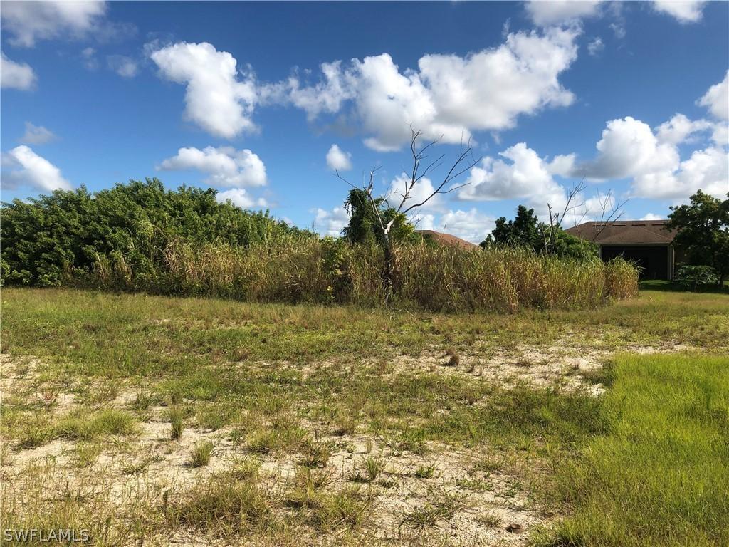 447 NE 2nd Pl., Cape Coral, FL 33909