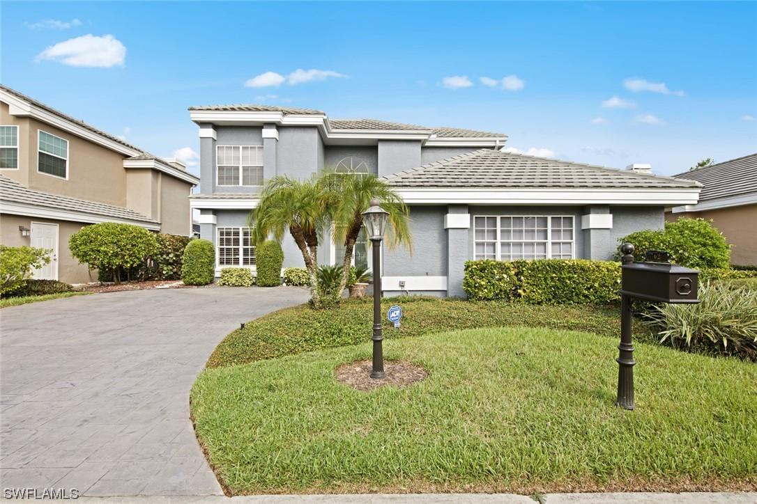 62 Fountain Cir., Naples, FL 34119