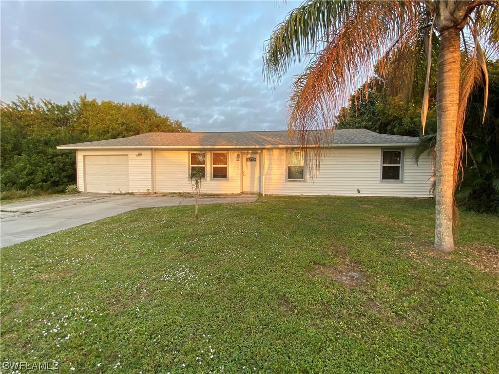 1225 NE 6th Pl., Cape Coral, FL 33909