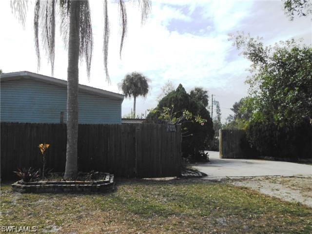 4982 Dean St., Fort Myers, FL 33905