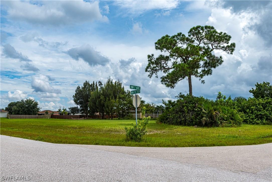 642 NW 15th Ter., Cape Coral, FL 33993