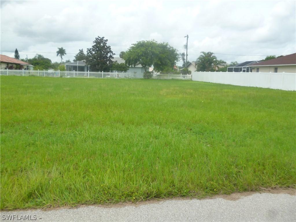 1208 SE 22nd Pl., Cape Coral, FL 33990