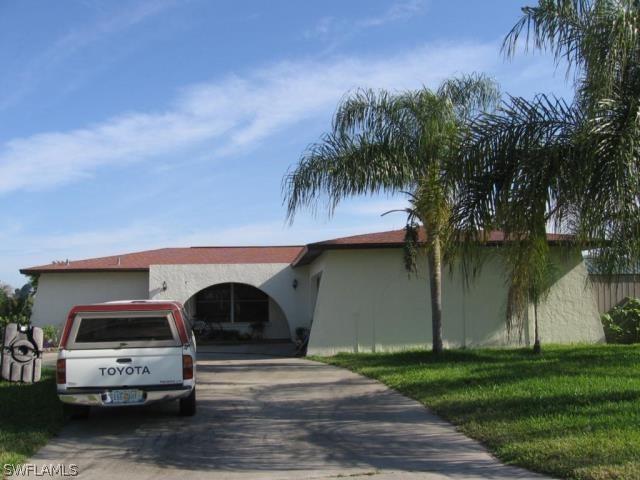 901 SE 35th Ter., Cape Coral, FL 33904