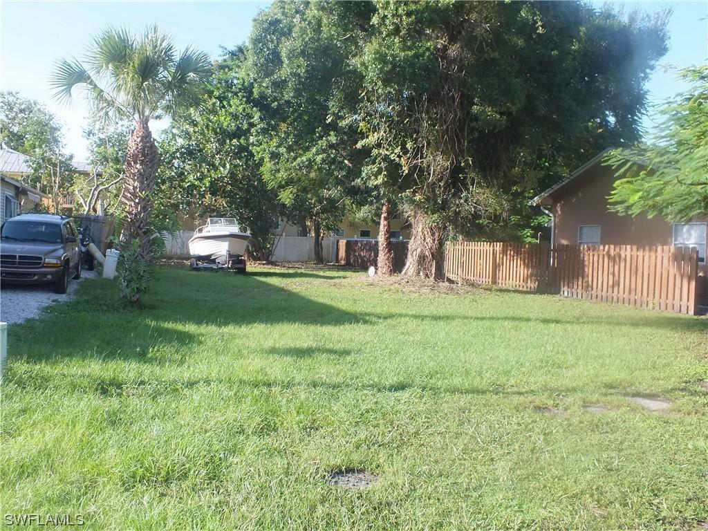 3032 Areca Ave., Naples, FL 34112