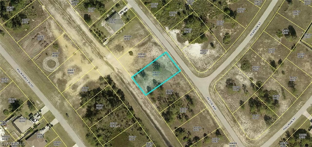 314 Petite Ave., Lehigh Acres, FL 33974