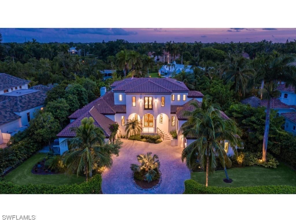 2375 Lantern Ln., Naples, FL 34102