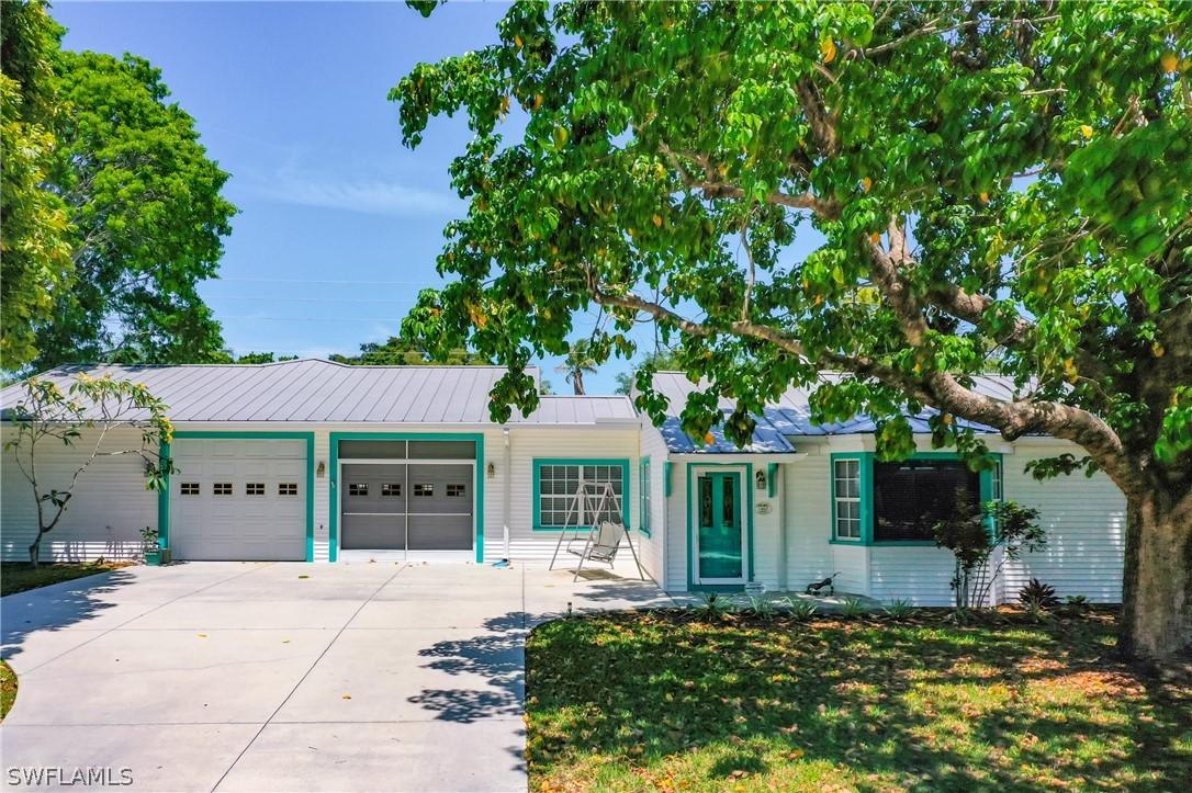 1463 Sandra Dr., Fort Myers, FL 33901