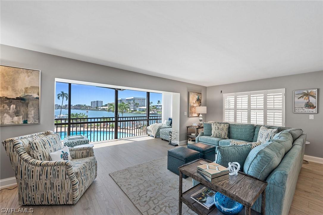 222 Harbour Dr. #207, Naples, FL 34103