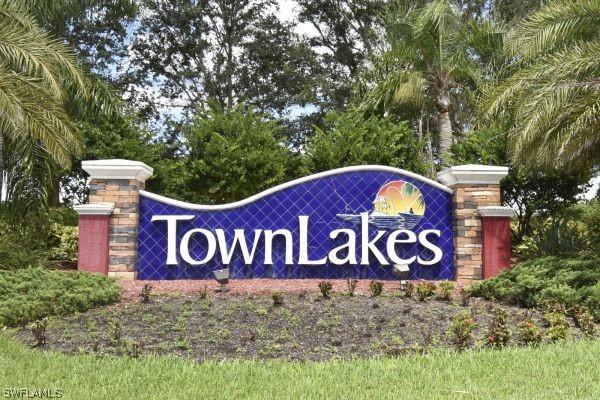 8180 Liriope Loop, Lehigh Acres, FL 33972