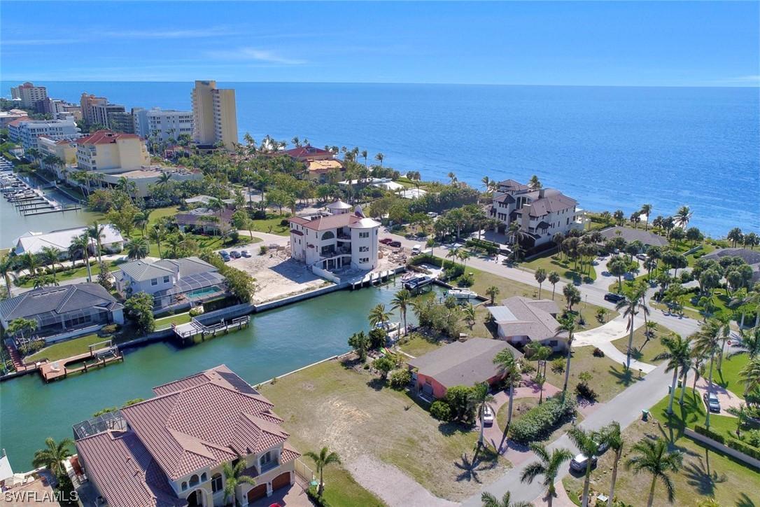120 Channel Dr., Naples, FL 34108