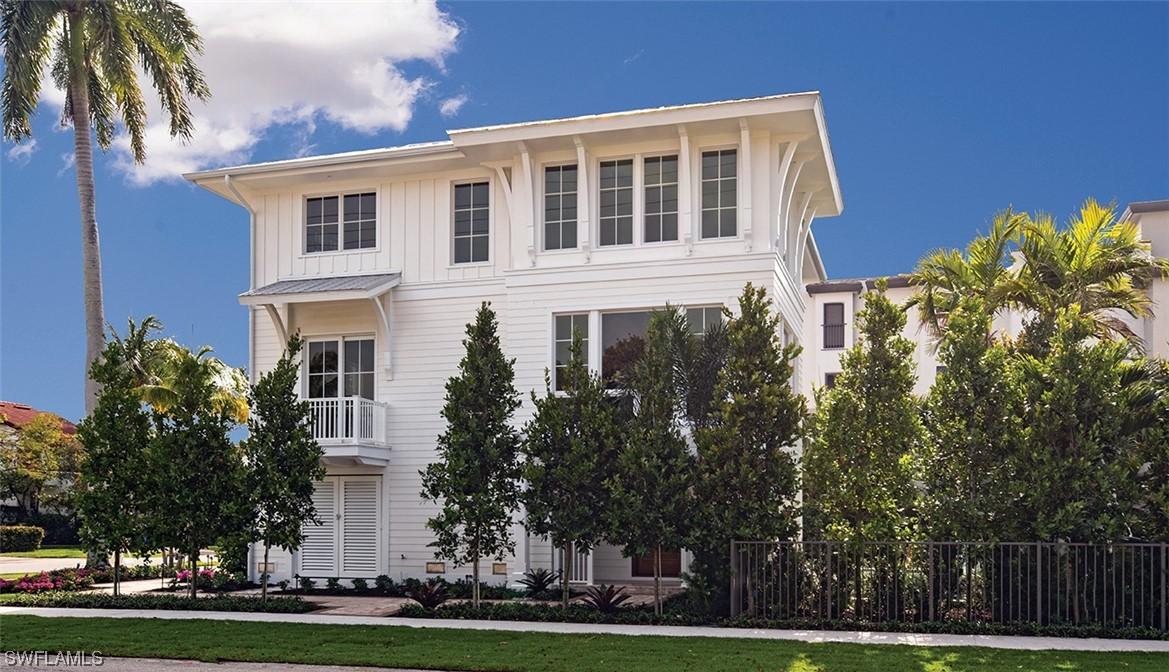 770 10th St., Naples, FL 34102
