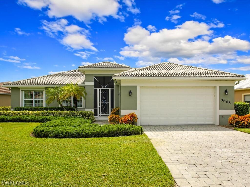 3668 Recreation Ln., Naples, FL 34116