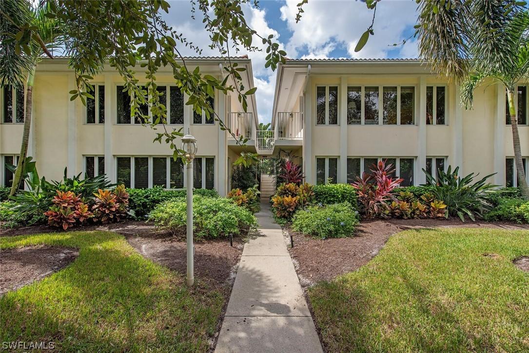 286 4th St. #203, Naples, FL 34102