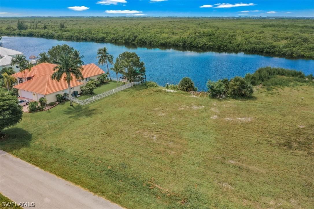 2314 NW 44th Pl., Cape Coral, FL 33993