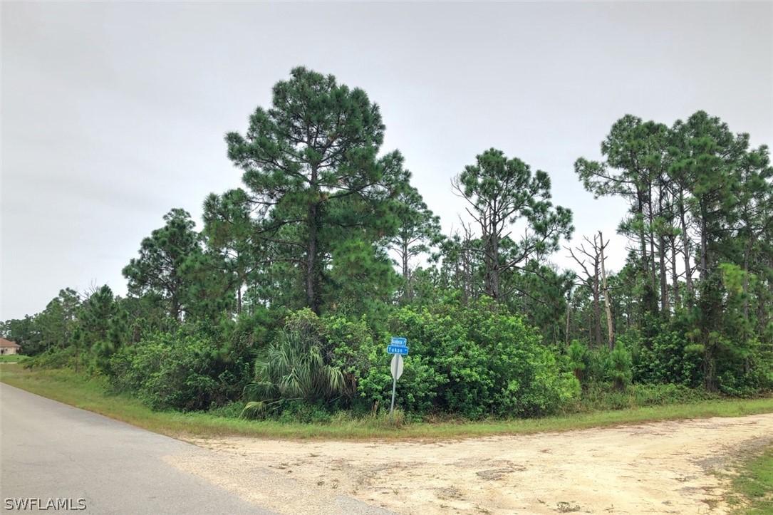 1036 Bandera St., Lehigh Acres, FL 33974